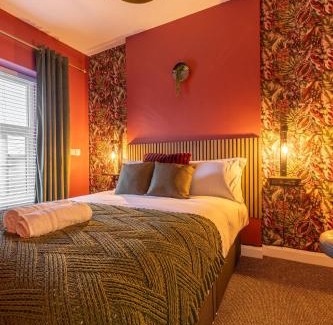 Londonderry Apartment | Violet Suite Apartments