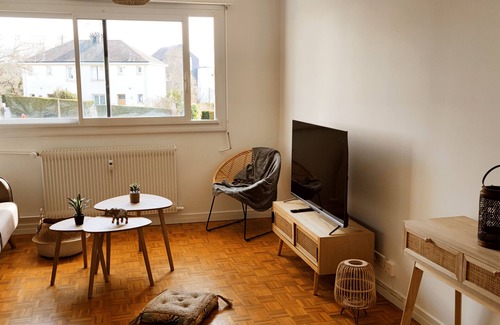 Saumur Apartment | Violettes Blanches ★ Cosy★ Private parking ★ TV ★ WiFi