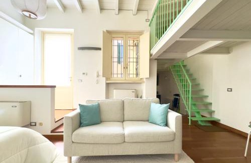 Cremona Apartment | Violino green