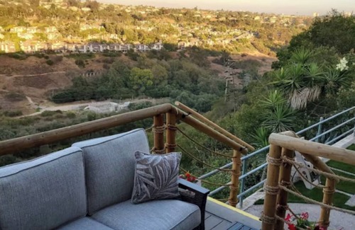 Bay Park Villa | VIP Couples retreat, very romantic get away with a Private Deck and Jacuzzi