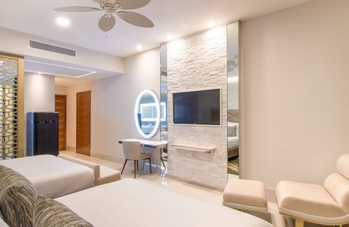 Palmilla Resort | VIP Member Access ✩Ocean-View✩667ft²✩Private Balcony w/Furniture & Hammock