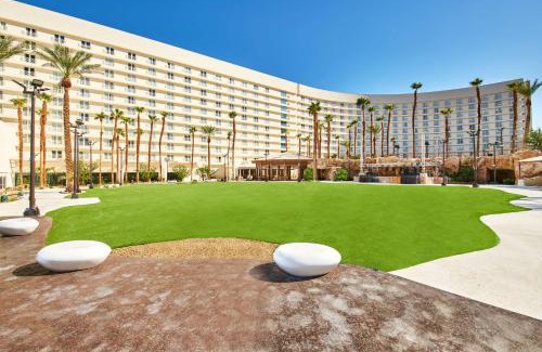 Las Vegas Resort | Virgin Hotels Las Vegas, Curio Collection by Hilton