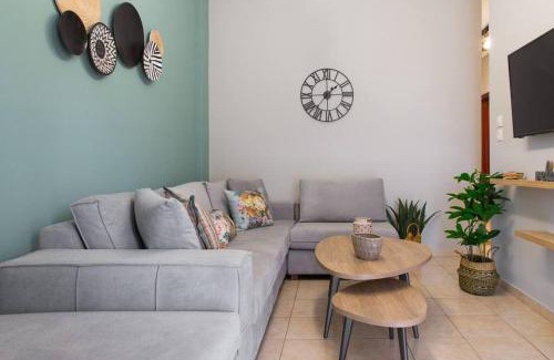 Volos City Centre Apartment | Virginia's Luxury Suites 2
