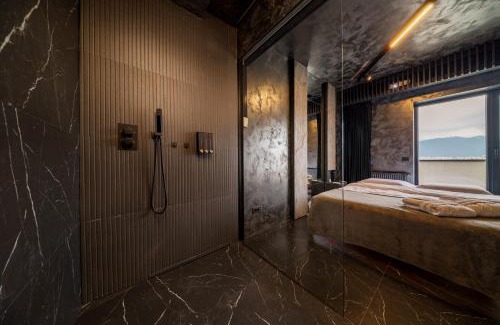 Tractorul Apartment | Virtual Dreamscape Apartment with Jacuzzi