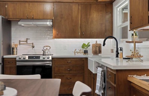 Visalia House | Visalia Family Home W/EV Charger, BBQ Grill, & Backyard Games