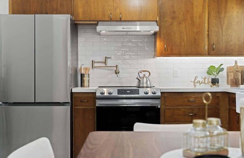 Visalia House | Visalia Family Home W/EV Charger, BBQ Grill, & Backyard Games