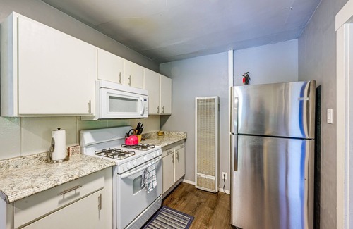 Visalia Cottage | Visalia Vacation Rental Near Sequoia National Park