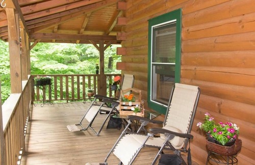 Vein Mountain Cabin | Visit a Great Family Hideaway In The Blue Ridge Mountains 20 Min. to Lake Lure
