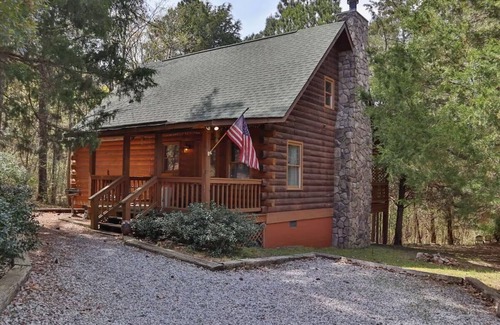 Pine Mountain Cabin | Visit Callaway's Pumpkins and Fantasy in Lights with us at Mountain Getaway!
