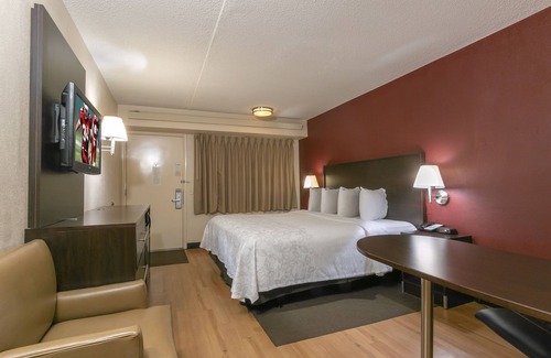 Statesville Hotel | Visit Love Valley, the Cowboy Capital of NC! Pet-friendly, FREE Parking!