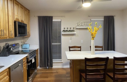 Thousand Oaks House | Visit Pensacola