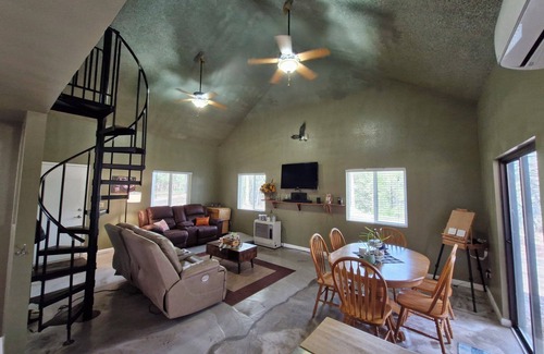 Shasta County House | Visit the Homestead! Cozy 2-bedroom house in charming Oak Run with WiFi, AC