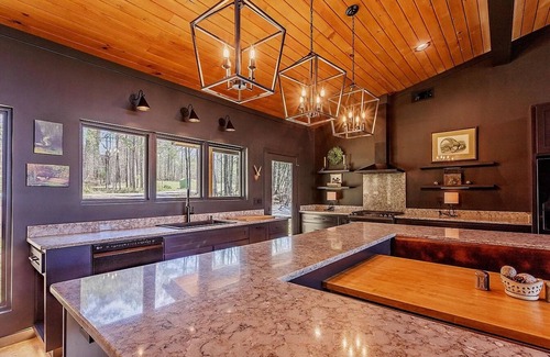 Mentone House | Visit this retreat where luxury meets timeless natural beauty!