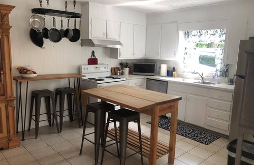 Northport House | Visit UA and get a Lake Escape as a bonus!