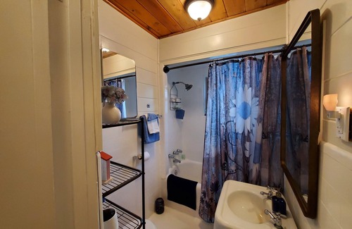 Cedar Glen Cabin | Visit Whimsy Hollow in Lake Arrowhead! Lake access and minutes to the Village.