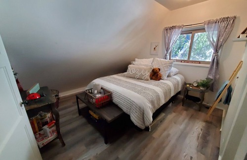 Cedar Glen Cabin | Visit Whimsy Hollow in Lake Arrowhead! Lake access and minutes to the Village.