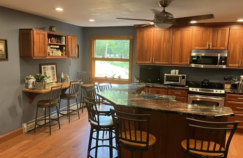 Parole House | Visiting Annapolis for Boat Show, RenFest, Comm Week? This is the perfect house!