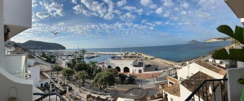 Moraira Town Centre Apartment | Vista al mar apartamento