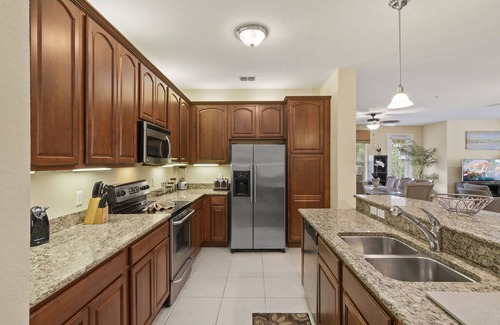 Florida Central Atlantic Coast Hotel | Vista Cay by Orlando Resort Rentals on Universal Boulevard