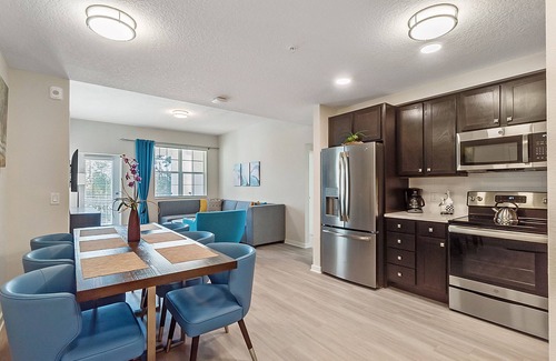 Florida Central Atlantic Coast Hotel | Vista Cay by Orlando Resort Rentals on Universal Boulevard