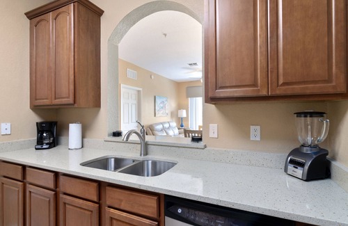 Florida Central Atlantic Coast Hotel | Vista Cay by Orlando Resort Rentals on Universal Boulevard