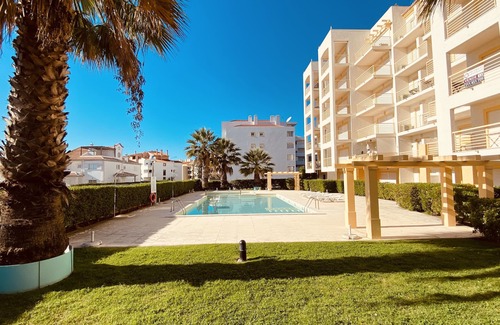 Correeira Apartment | Vista CIP - New!