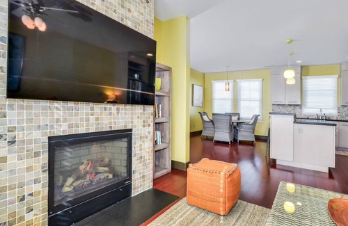 Capitola House | Vista Cortile - Unique Townhouse