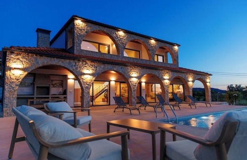 Lavradas House | Vista D'Ouro- Luxury Villa in the mountains