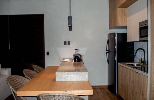 Cerritos Apartment | Vista de playa y alberca de lujo