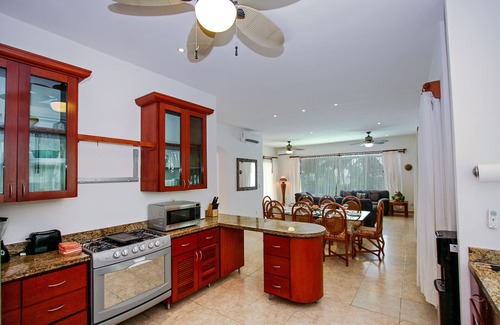 Playacar Fase I House | Vista del Mar by NAS