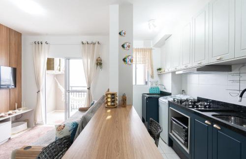 Picarras Apartment | Vista do nascer do SOL e do MAR da janela do quarto seu quarto - Apartamento com dois quartos, sala de estar, cozinha completa, piscina, ar condicionado, playground infantil, a 150 metro da PRAIA