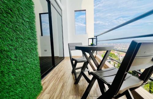 Guayaquil Apartment | Vista Hills Loft & Jacuzzi a 10min Consulado Americano