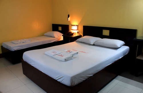 Santa Cruz Hotel | Vista Hotel Recto