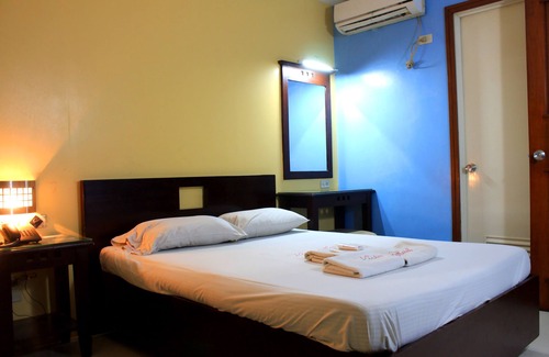 Santa Cruz Hotel | Vista Hotel Recto