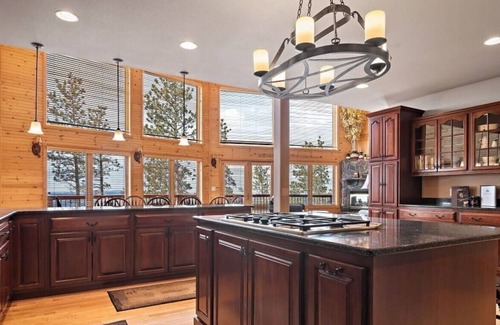 Lead Villa | Vista Lodge 7 BR Villa with Hot Tub, Sauna and Panoramic Mountain Views