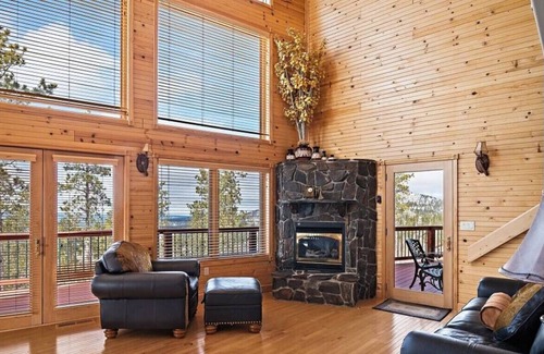 Lead Villa | Vista Lodge 7 BR Villa with Hot Tub, Sauna and Panoramic Mountain Views