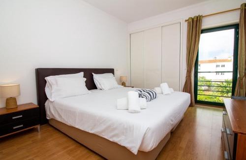 Meia Praia Apartment | Vista Meia Praia Apartment