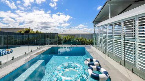 Corlette House | Vista Port Stephens - Luxurious Coastal Retreat