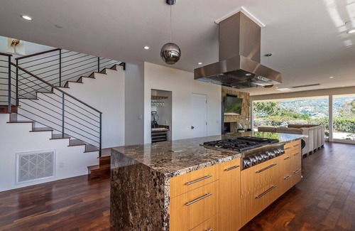 Riviera House | Vista Retreat - Magical Setting on the Riviera!
