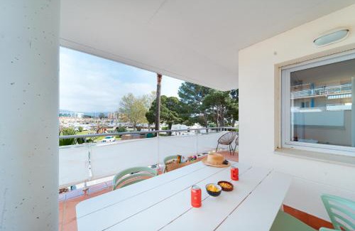 Santa Margarida Apartment | Vista Roses Mar - Apartamento con piscina II