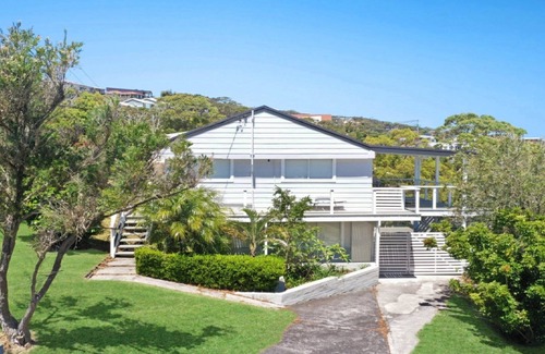 Copacabana House | Vista Seascape - Decks, Pool, and Views!