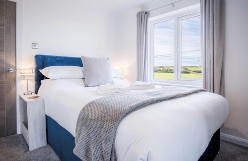 Port-Eynon Apartment | Vista Suite - 3 Bed Apartment - Ocean Breeze
