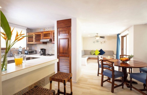 Bucerias Hotel | Vista Vallarta All Suites on the Beach
