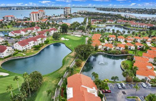Isla del Sol Apartment | Vista Verde North 141
