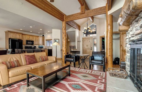 Pinebrook House | Vista Views *Pet Friendly
