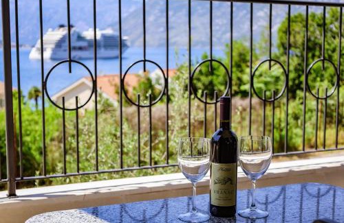 Dobrota Apartment | VistaPool Residence Kotor