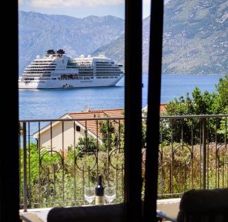 Dobrota Apartment | VistaPool Residence Kotor