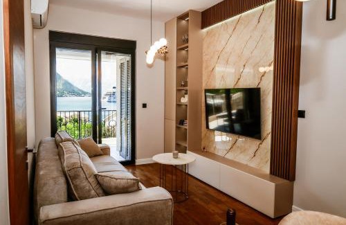 Dobrota Apartment | VistaPool Residence Kotor