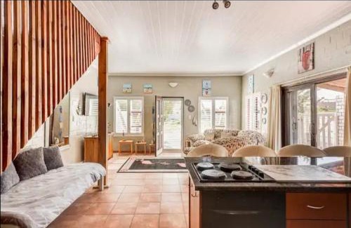 Britannia Bay Apartment | Visvanger self catering