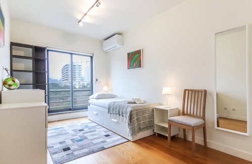Alges Apartment | Vita Portucale | Miraflores Sky View with Balcony